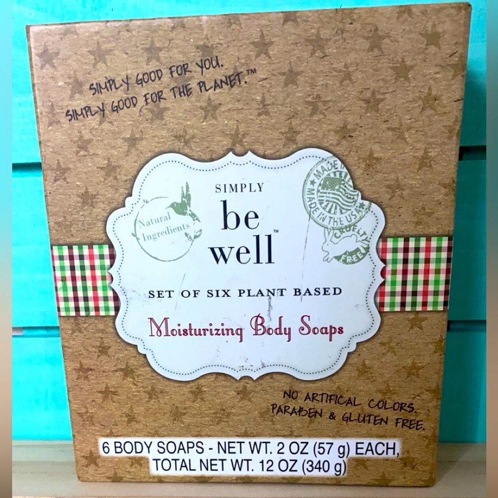New in box!Set of 6 lovely scented soaps. Paraben free. Cute gift idea!!